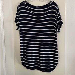 Gap Navy/white striped top